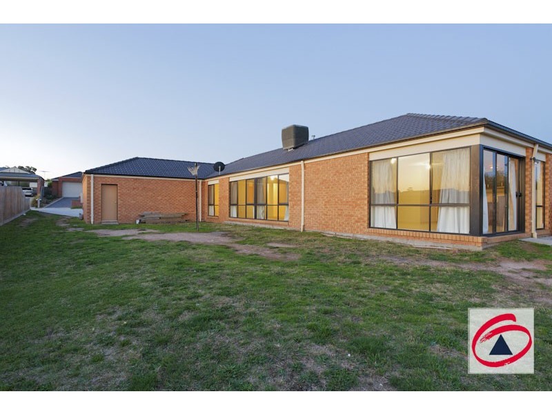 51 Ebony Drive, Pakenham VIC 3810
