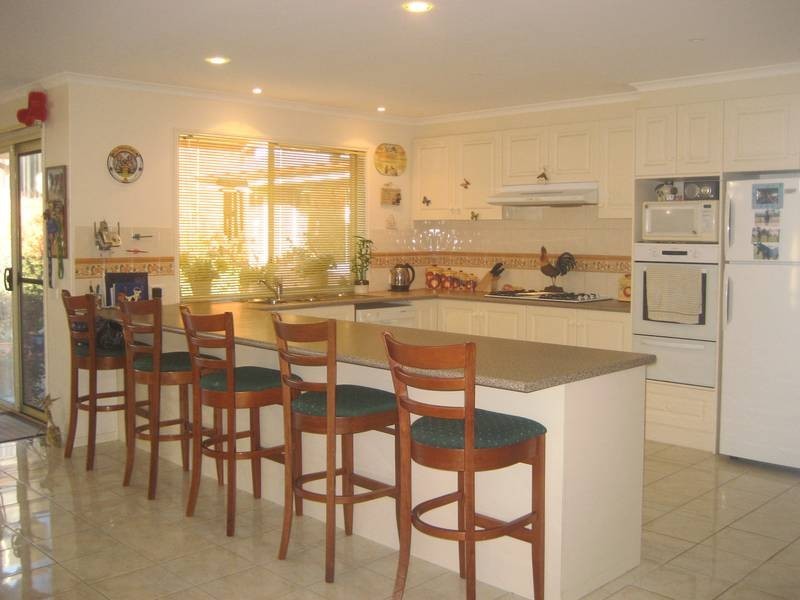 12 Overland Rise, Pakenham VIC 3810