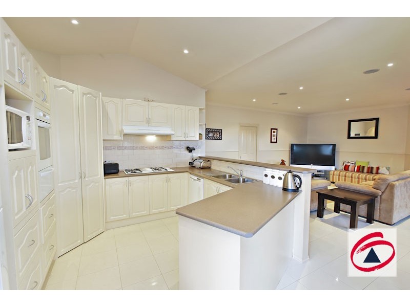 24 Henry Lawson Drive, Pakenham VIC 3810