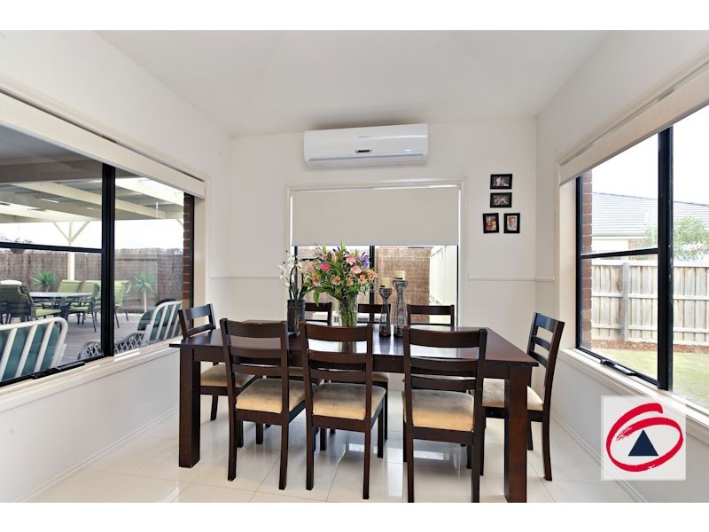 24 Henry Lawson Drive, Pakenham VIC 3810