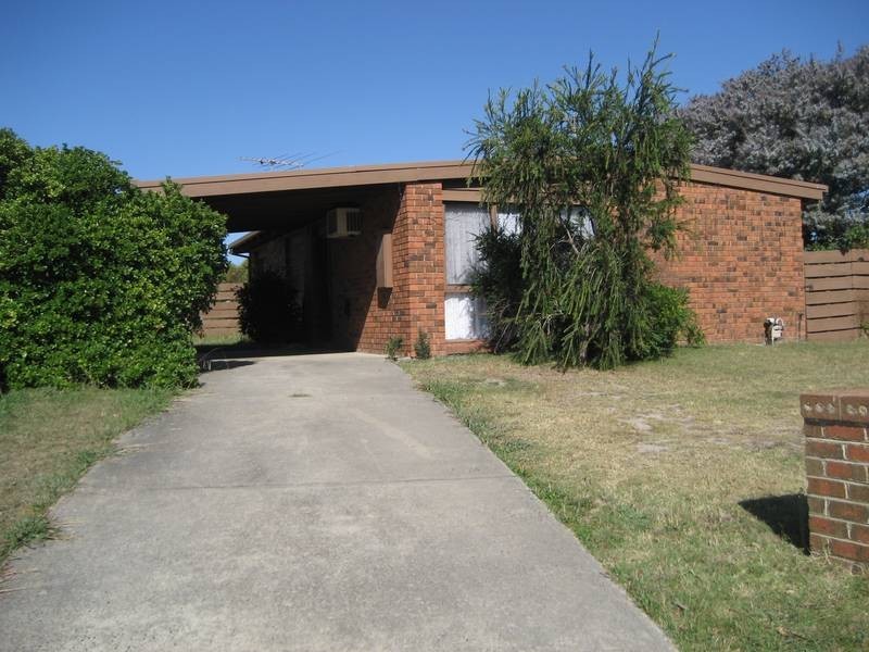 27 Kingston Ave, Pakenham VIC 3810