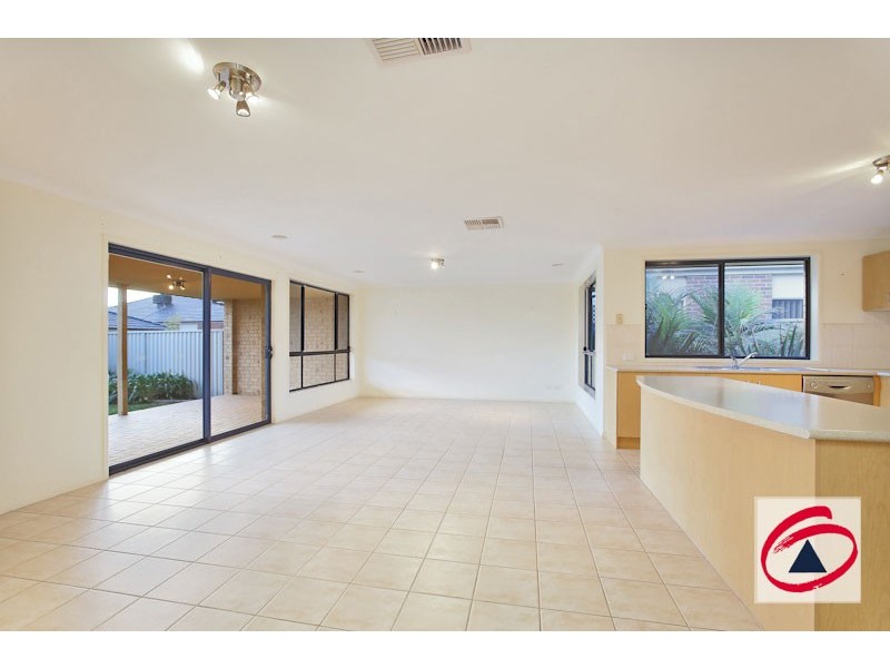 1 Stokes Green, Pakenham VIC 3810