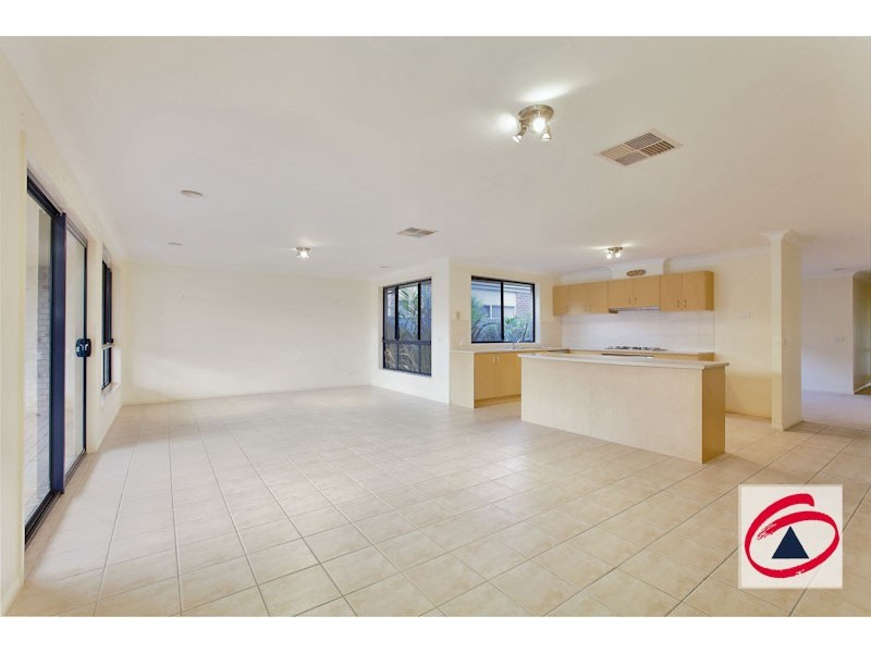 1 Stokes Green, Pakenham VIC 3810