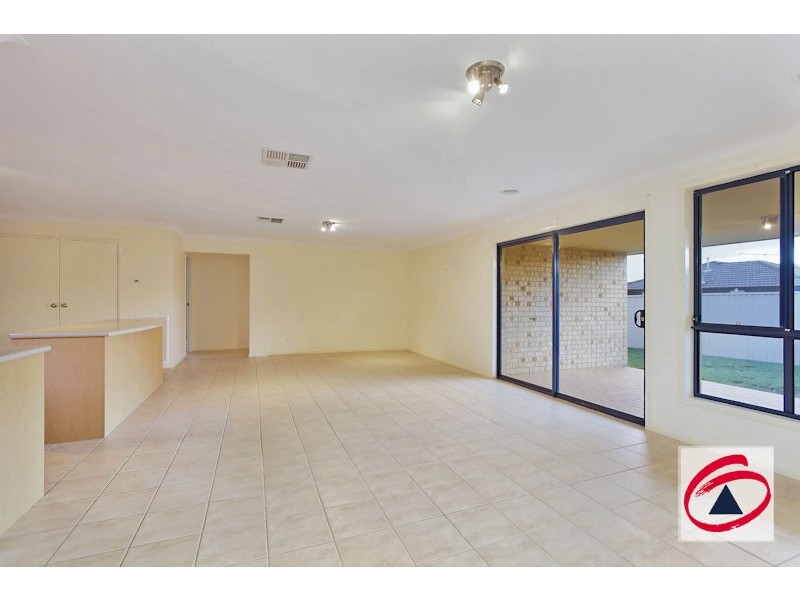 1 Stokes Green, Pakenham VIC 3810