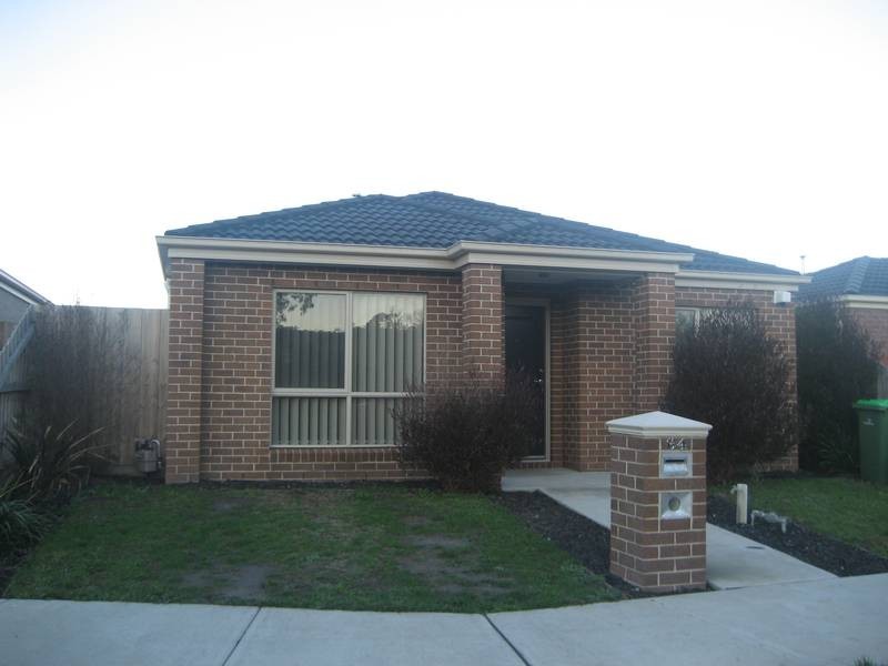 64 Manna Gum Drive, Pakenham VIC 3810