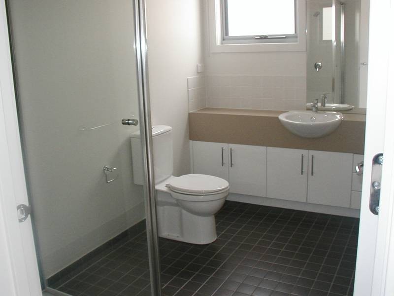 5/2 The Entrance, Pakenham VIC 3810