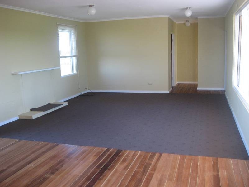 695 Railway Ave,, Garfield VIC 3814