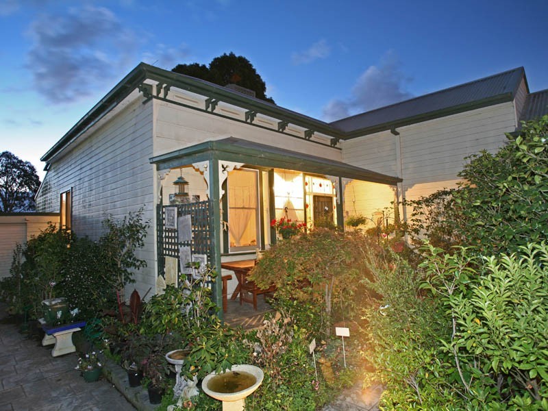 . Wood Street, Beaconsfield VIC 3807