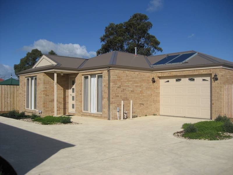 3/16a Henty Street, Pakenham VIC 3810