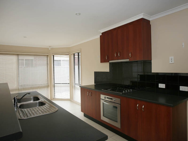 10 Barwon Drive, Pakenham VIC 3810