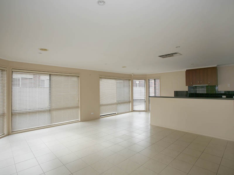 10 Barwon Drive, Pakenham VIC 3810