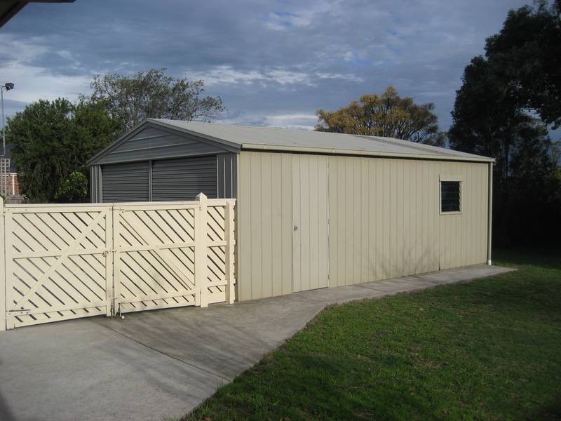 15 Smethurst Avenue, Pakenham VIC 3810