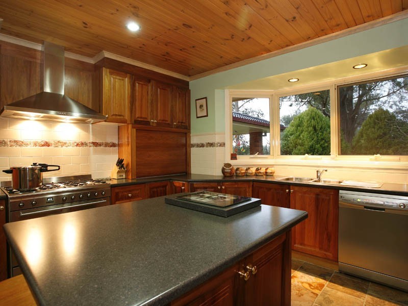 12 Chambers Road, Bunyip VIC 3815