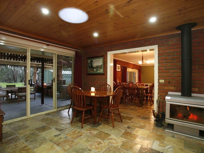 12 Chambers Road, Bunyip VIC 3815