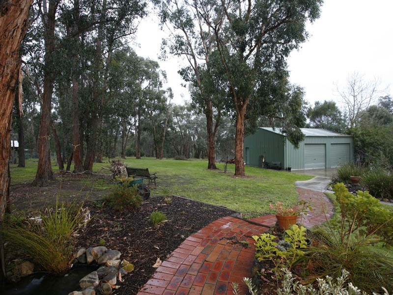 12 Chambers Road, Bunyip VIC 3815