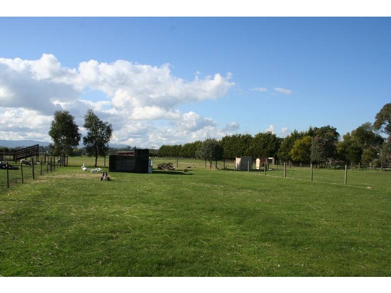 90 Cook Street, Longwarry VIC 3816
