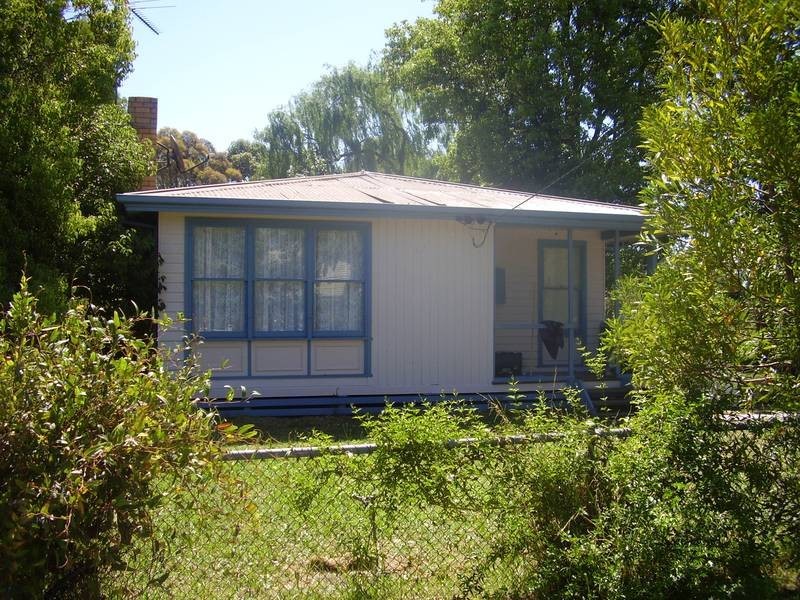 25 Princes Avenue, Longwarry VIC 3816