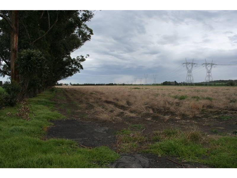 240 Lone Pine Road, Garfield VIC 3814