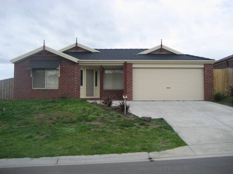 9 Torre Road, Pakenham VIC 3810