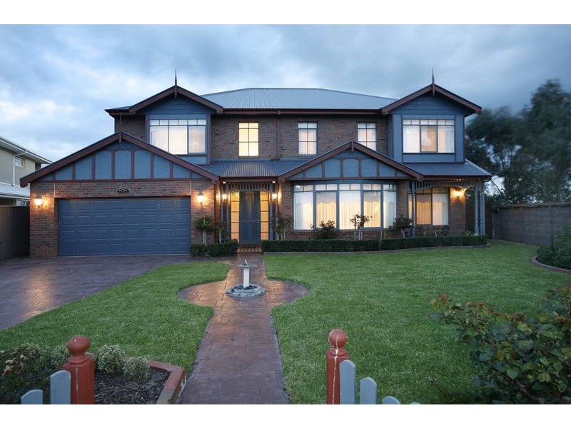 31 Clearwater Drive, Pakenham VIC 3810