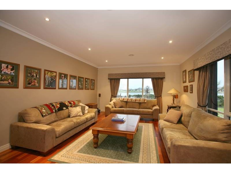 31 Clearwater Drive, Pakenham VIC 3810