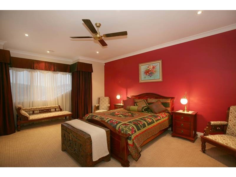 31 Clearwater Drive, Pakenham VIC 3810