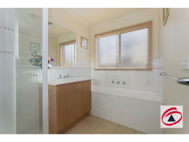 60 Ebony Drive, Pakenham VIC 3810