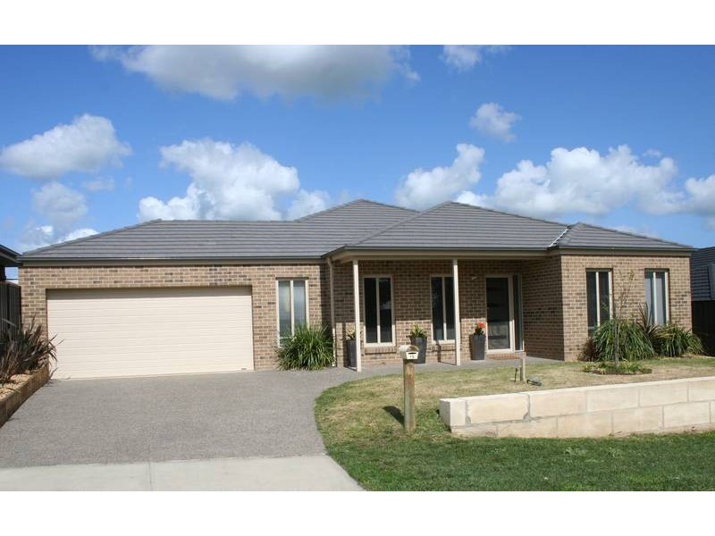 15 Lucerne Court, Pakenham VIC 3810