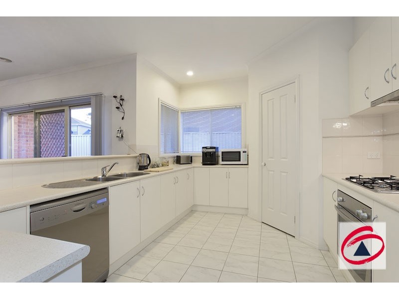 9 Charlotte Pass, Pakenham VIC 3810