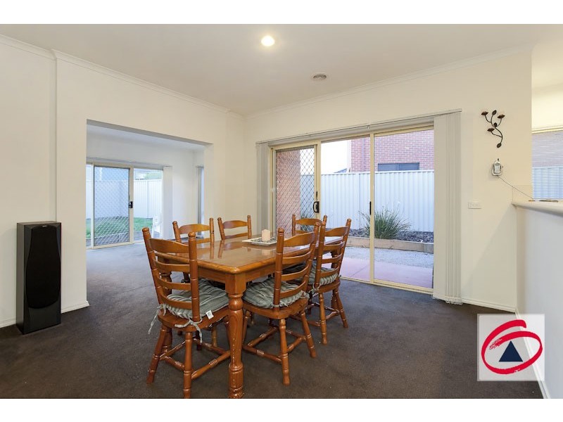 9 Charlotte Pass, Pakenham VIC 3810