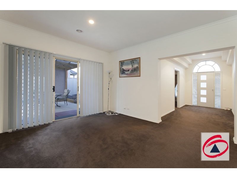 9 Charlotte Pass, Pakenham VIC 3810