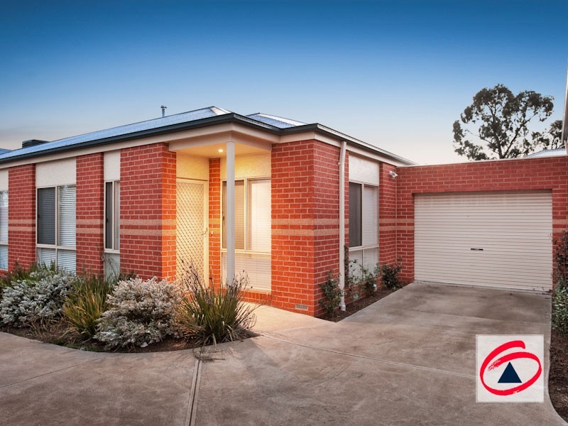 3/33 Princes Highway, Pakenham VIC 3810