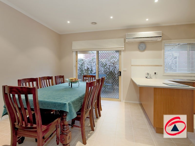 3/33 Princes Highway, Pakenham VIC 3810