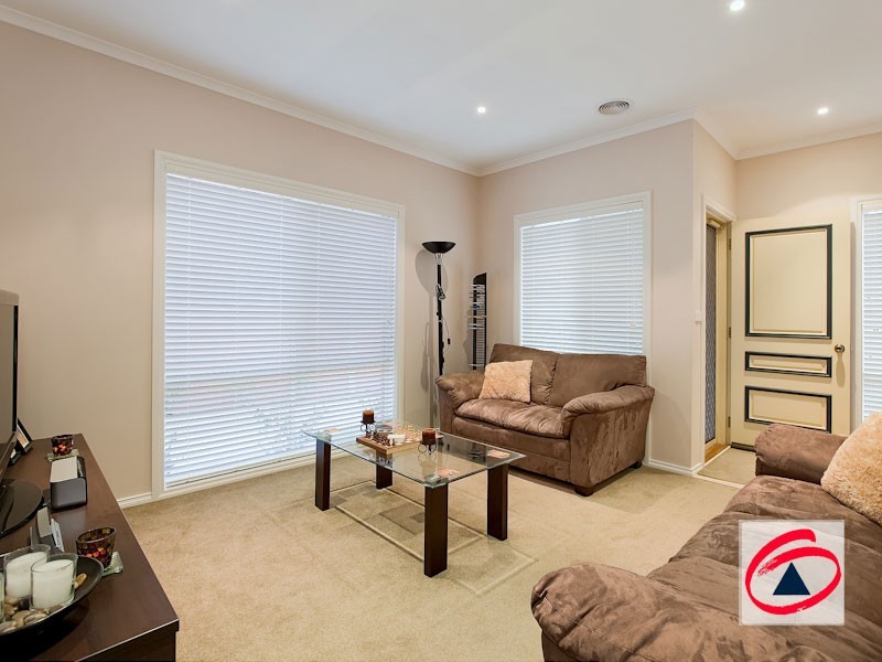 3/33 Princes Highway, Pakenham VIC 3810