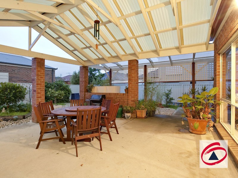 25 Juliet Gardens, Pakenham VIC 3810