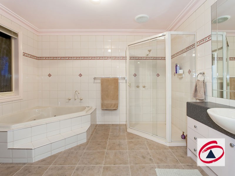 25 Juliet Gardens, Pakenham VIC 3810