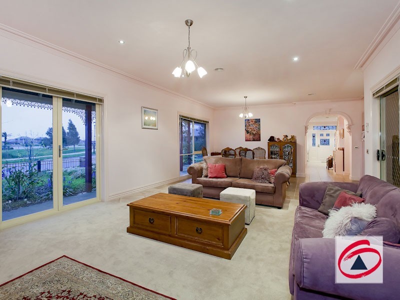 25 Juliet Gardens, Pakenham VIC 3810