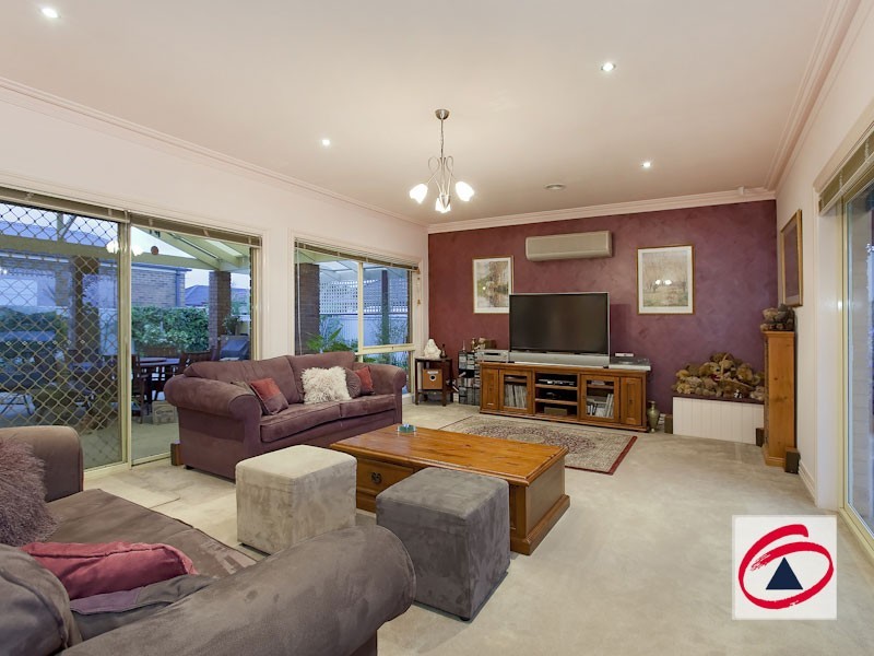 25 Juliet Gardens, Pakenham VIC 3810