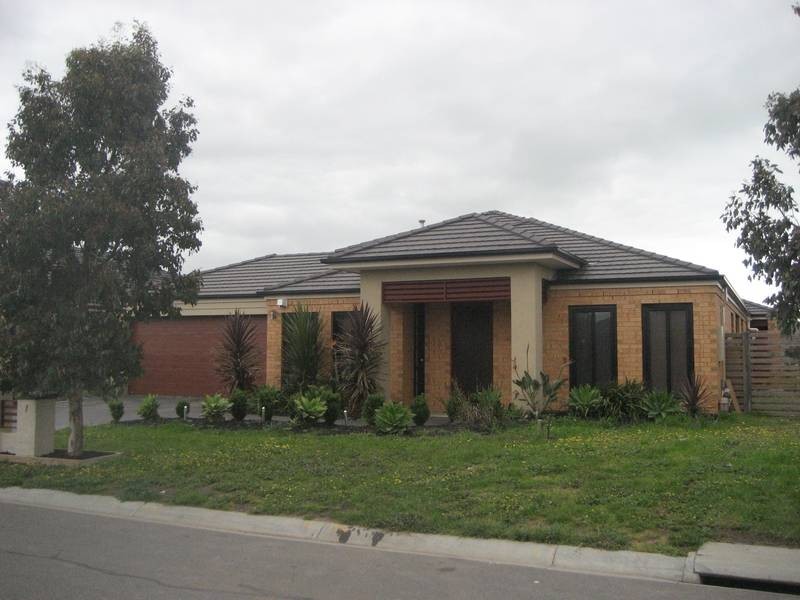 7 Eskdale Court, Pakenham VIC 3810