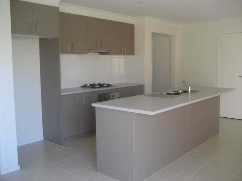 25 Syme Road, Pakenham VIC 3810