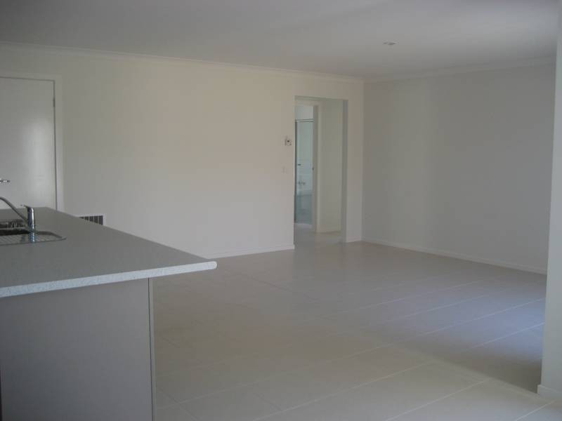 25 Syme Road, Pakenham VIC 3810