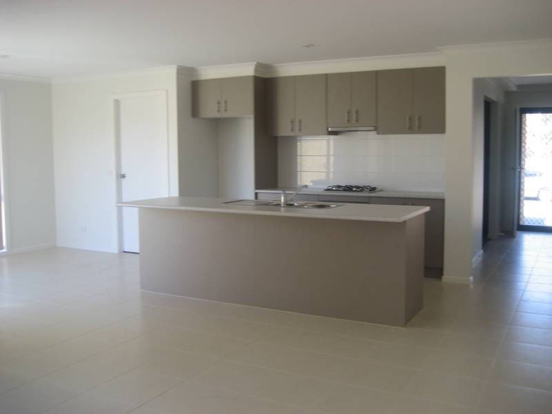 25 Syme Road, Pakenham VIC 3810