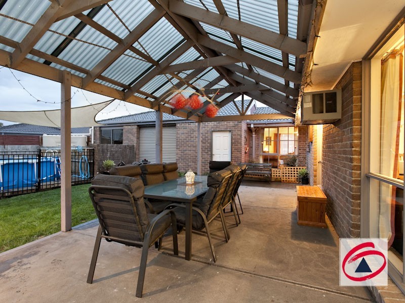 2 Anita Place, Pakenham VIC 3810