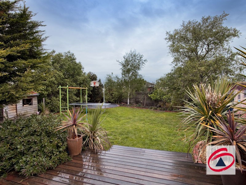 2 Anita Place, Pakenham VIC 3810