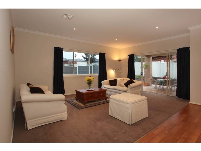 42 Clearwater Drive, Pakenham VIC 3810