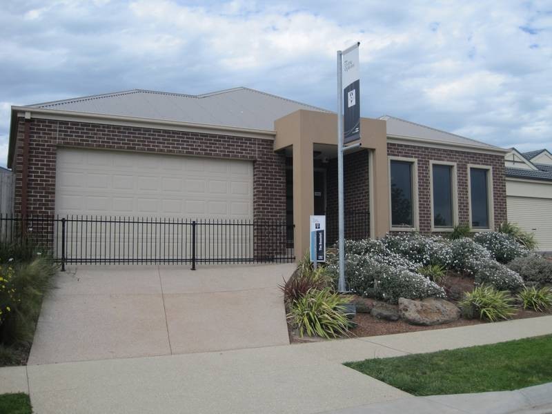 00 Lakeside Estate, Pakenham VIC 3810