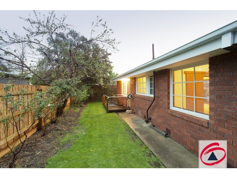 2/24 Henry Street, Pakenham VIC 3810