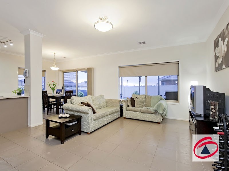 25 Arbour Rise, Pakenham VIC 3810