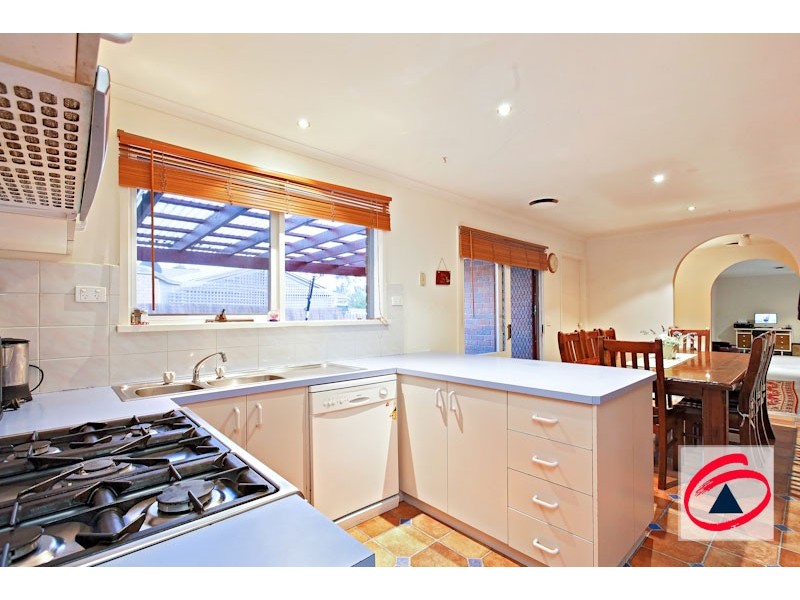 6 Isaac Court, Pakenham VIC 3810