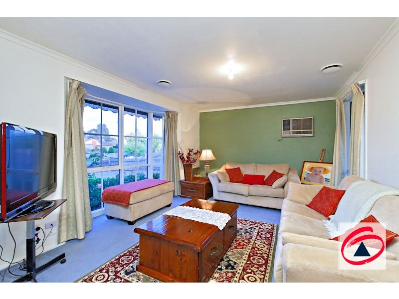 6 Isaac Court, Pakenham VIC 3810